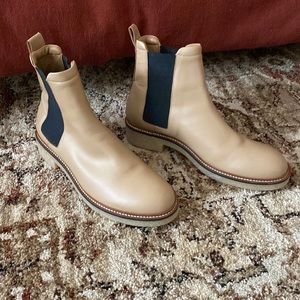 Everlane Italian Leather Chelsea Boots